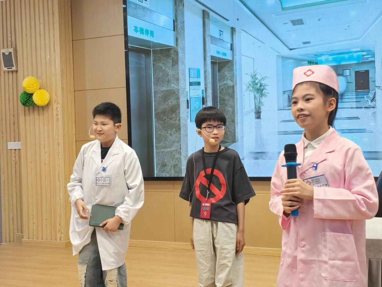 荷香童韵 “粽”情端阳——奉贤中学附属三官堂学校开展“六一·...