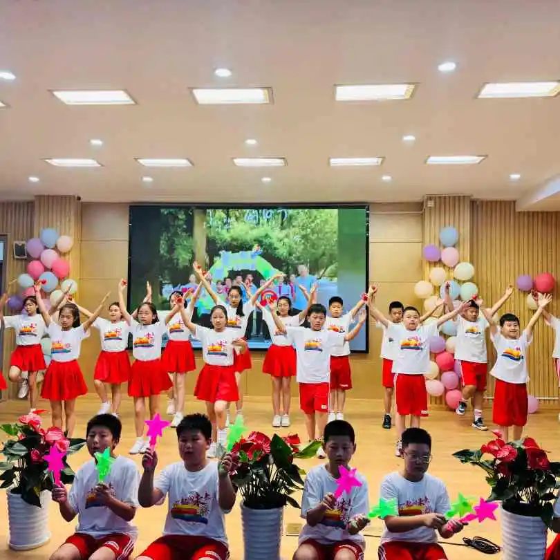 荷擎千尺绿 梦起万重波 ——奉中附小·三官堂联合学校（三官堂校...